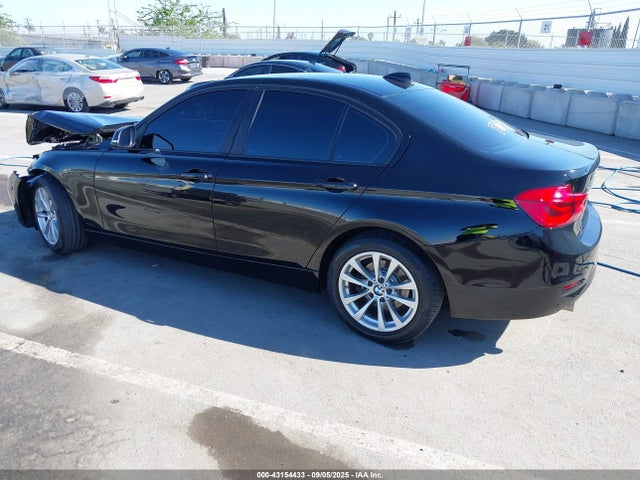 WBA8E5G3XHNU42703 BMW 320i
