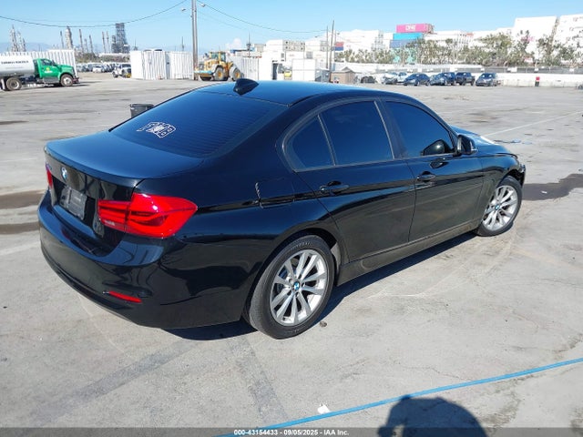WBA8E5G3XHNU42703 BMW 320i