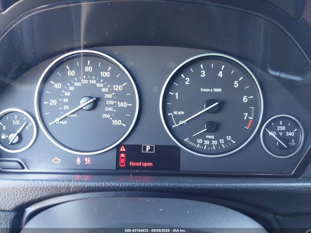 WBA8E5G3XHNU42703 BMW 320i