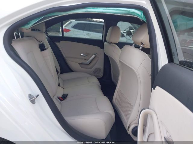 2022 MERCEDES-BENZ A 220 W1K3G4FB9NJ357368 Photo 7