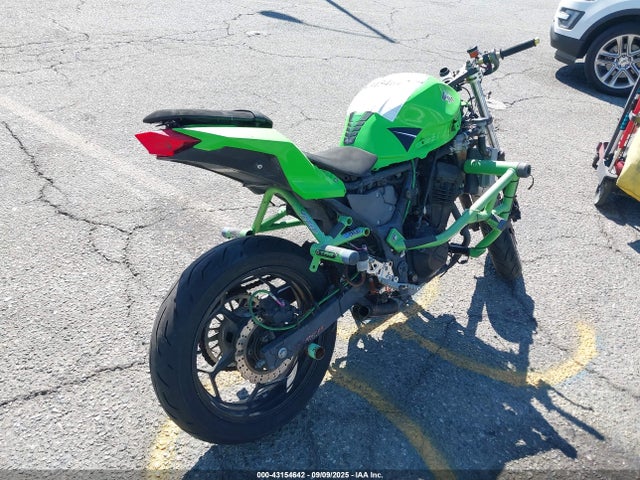 Kawasaki Ninja 300 2014 JKAEX8B18EA004864 Image 4