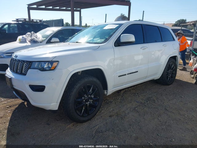 1C4RJEAG5JC512012 Jeep Grand Cherokee