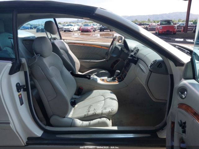 2005 MERCEDES-BENZ CLK 500 WDBTK75J75F150336 Photo 4