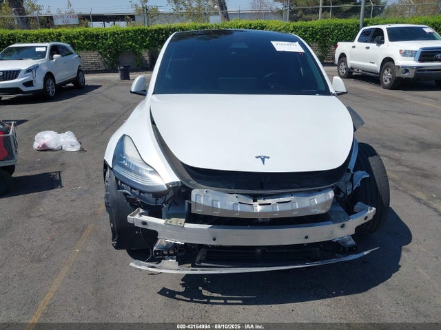 5YJYGDEE1MF076974 Tesla Model Y