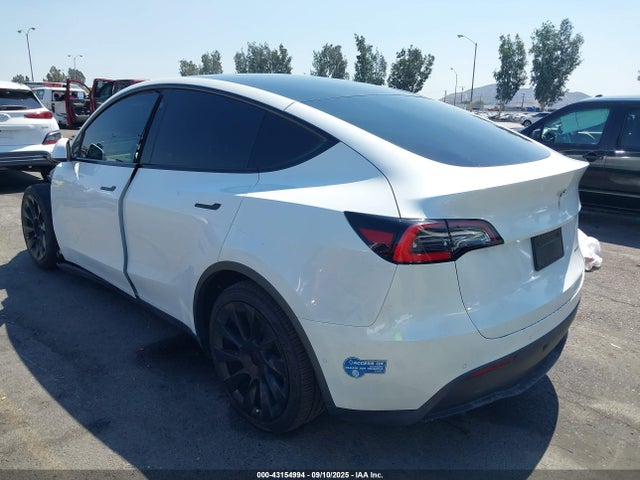 5YJYGDEE1MF076974 Tesla Model Y