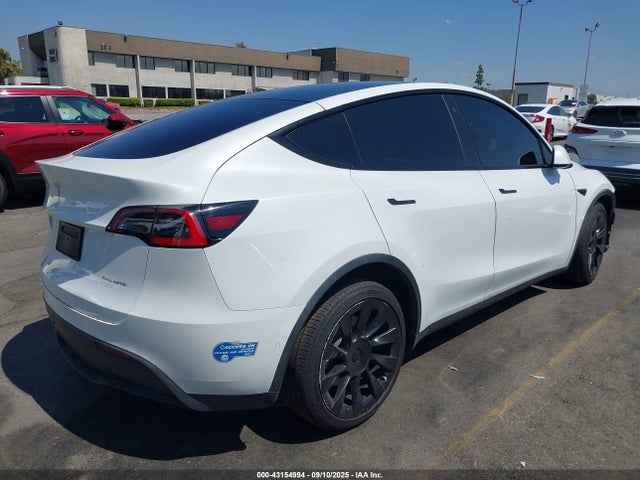 5YJYGDEE1MF076974 Tesla Model Y