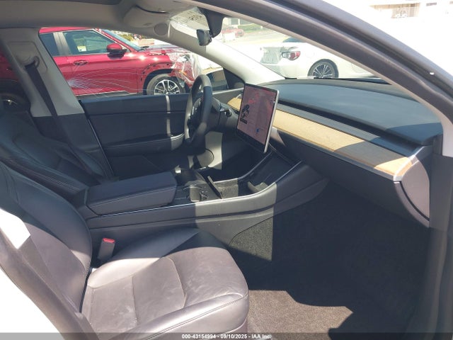 5YJYGDEE1MF076974 Tesla Model Y