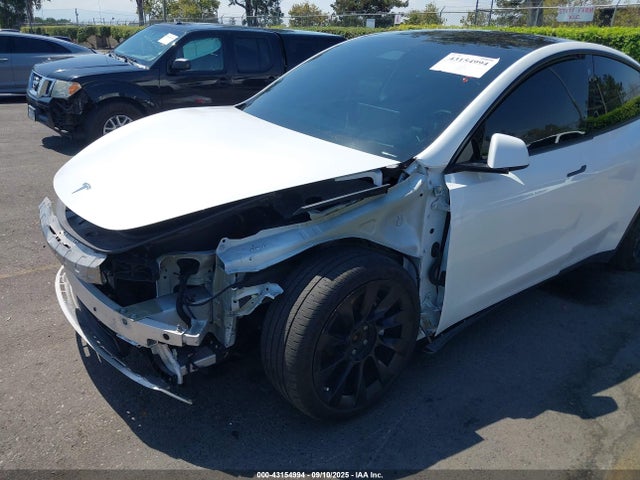 5YJYGDEE1MF076974 Tesla Model Y
