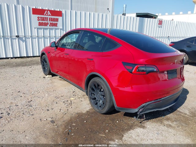 2021 TESLA MODEL Y 5YJYGDED0MF124665 Photo 2