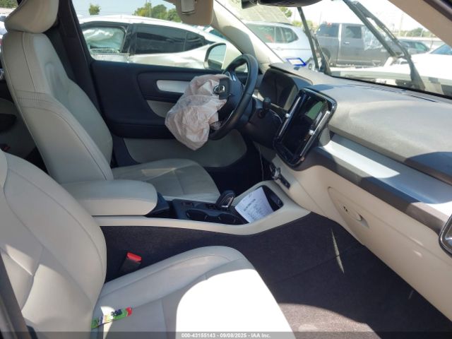 2021 VOLVO XC40 YV4162UK7M2464551 Photo 4