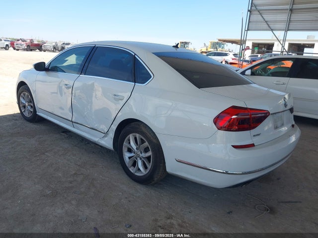 Volkswagen tsi 2017 1VWAT7A36HC031807 Image 3