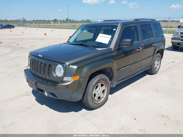 Jeep 2016 2016 1C4NJPBA8GD589058 Image 2