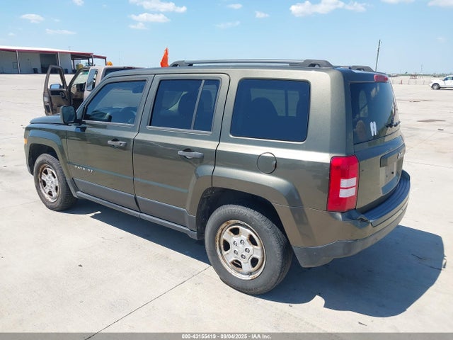 Jeep 2016 2016 1C4NJPBA8GD589058 Image 3