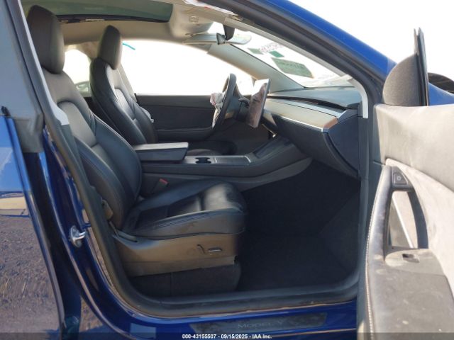 2021 TESLA MODEL Y 5YJYGDEE3MF196663 Photo 4