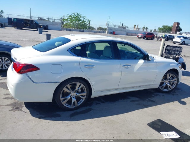 JN1BY1AP9FM542446 Infiniti Q70 3.7