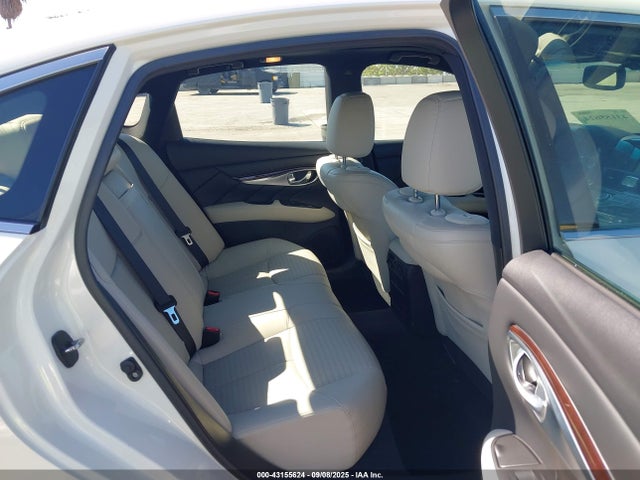 JN1BY1AP9FM542446 Infiniti Q70 3.7