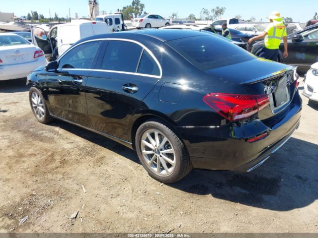 2019 MERCEDES-BENZ A 220 WDD3G4EB9KW025611 Photo 2