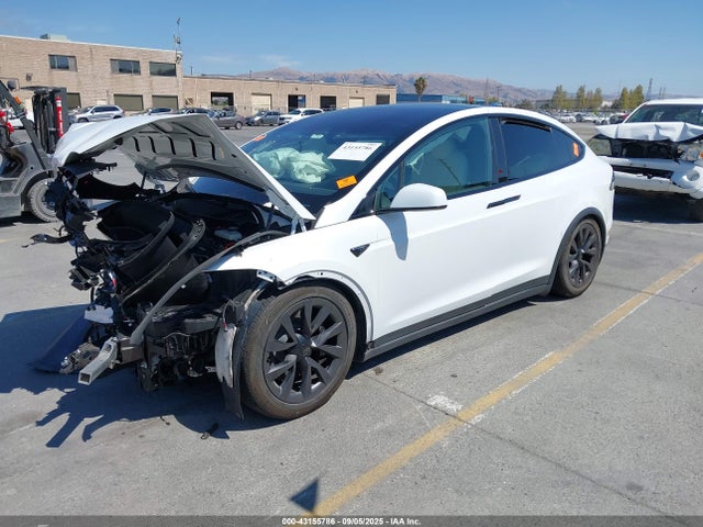 2024 TESLA MODEL X 7SAXCBE58RF440202 Photo 1