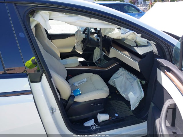 2024 TESLA MODEL X 7SAXCBE58RF440202 Photo 4