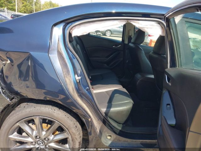 2018 MAZDA MAZDA3 3MZBN1V35JM266399 Photo 7