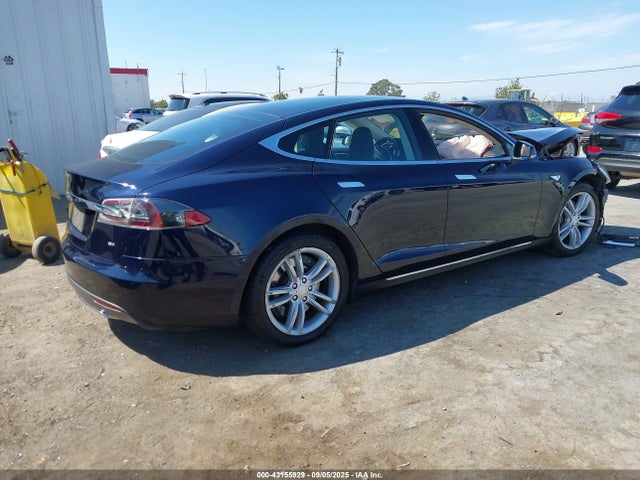 2015 TESLA MODEL S 5YJSA1H16FFP71484 Photo 3