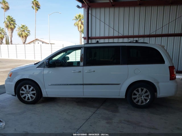 2C4RC1BG4FR645179 Chrysler Town and Country