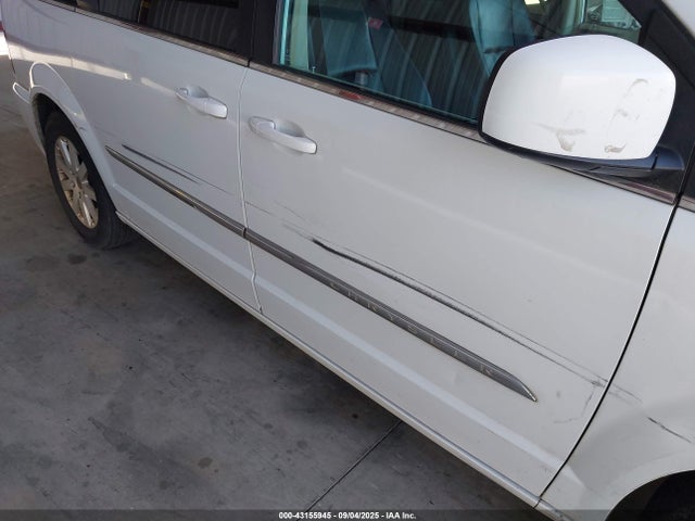 2C4RC1BG4FR645179 Chrysler Town and Country