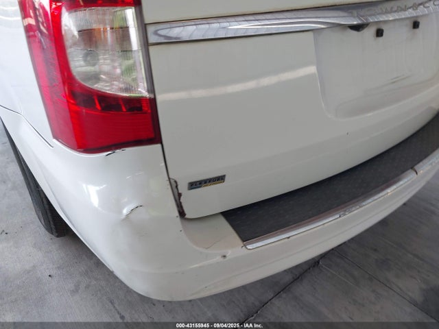 2C4RC1BG4FR645179 Chrysler Town and Country