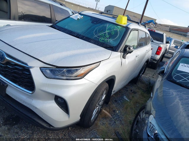 5TDXBRCH3RS637439 Toyota a25a-fxs