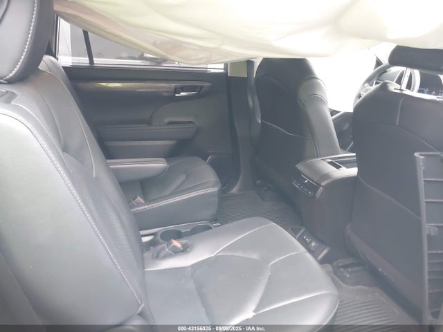 5TDXBRCH3RS637439 Toyota a25a-fxs