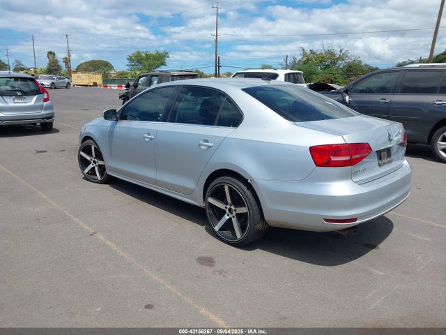 3VWLA7AJ9FM272740 Volkswagen Jetta