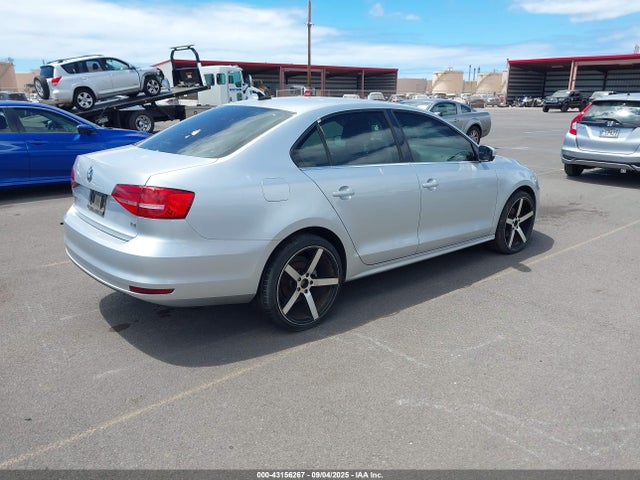 3VWLA7AJ9FM272740 Volkswagen Jetta
