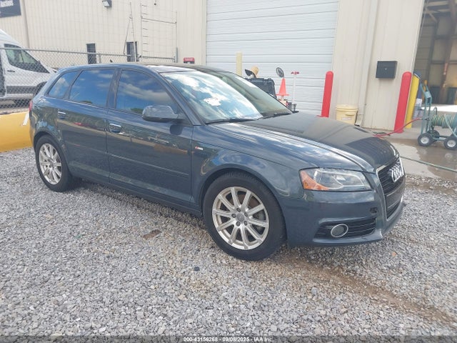 2011 AUDI A3 WAUKFAFM1BA068406 Photo 0