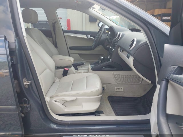 2011 AUDI A3 WAUKFAFM1BA068406 Photo 4