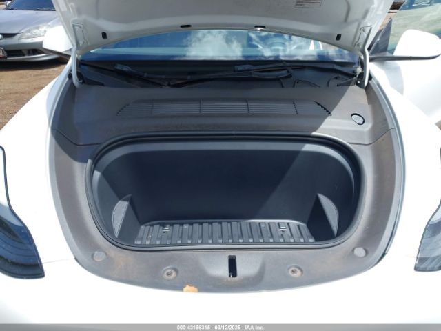 2023 TESLA MODEL Y 7SAYGDEE1PF752864 Photo 9