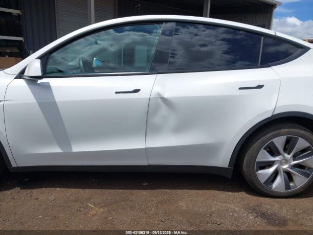 2023 TESLA MODEL Y 7SAYGDEE1PF752864 Photo 5