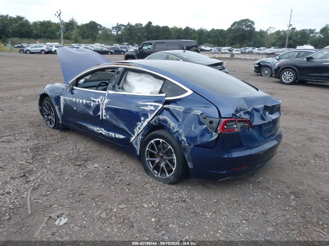 2018 TESLA MODEL 3 5YJ3E1EBXJF115285 Photo 2