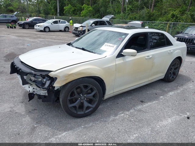 43156415 :رقم المزاد ، 2C3CCABG0MH537039 vin ، 2021 Chrysler 300 300s مزاد بيع