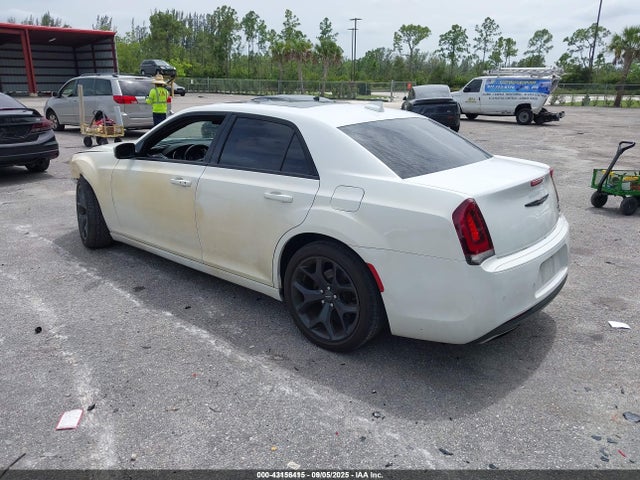 43156415 :رقم المزاد ، 2C3CCABG0MH537039 vin ، 2021 Chrysler 300 300s مزاد بيع