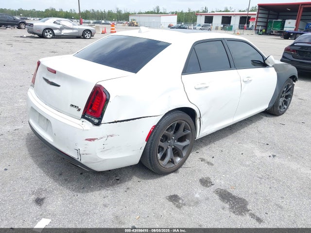 43156415 :رقم المزاد ، 2C3CCABG0MH537039 vin ، 2021 Chrysler 300 300s مزاد بيع