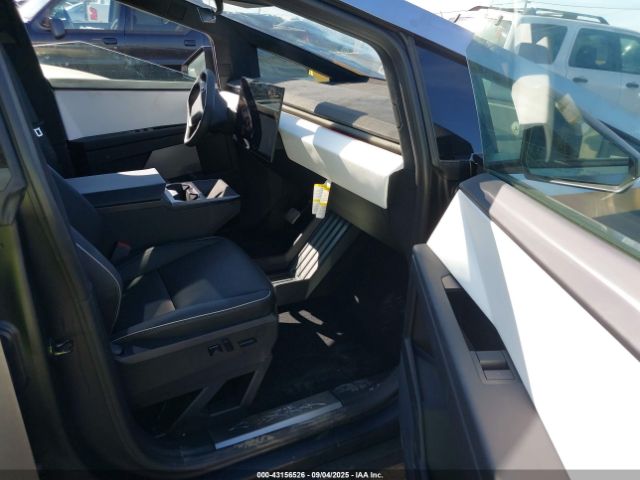2025 TESLA CYBERTRUCK 7G2CEHEE7SA061555 Photo 4