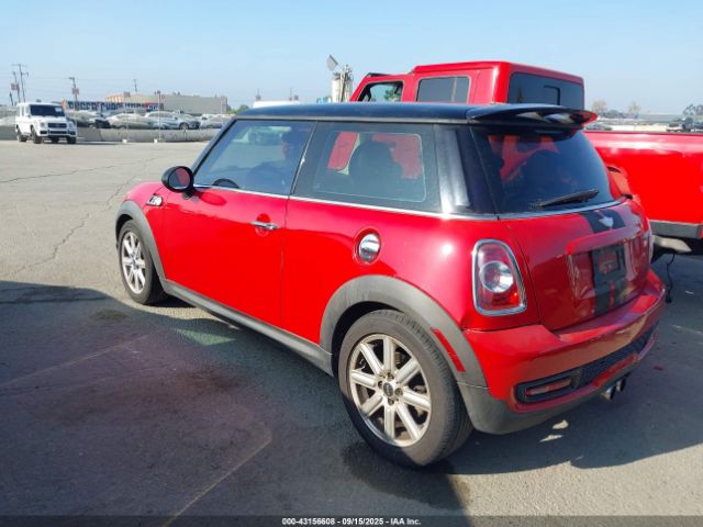 2011 MINI COOPER S WMWSV3C55BTY14663 Photo 2