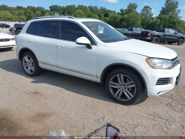 2014 VOLKSWAGEN TOUAREG WVGEF9BP2ED007823
