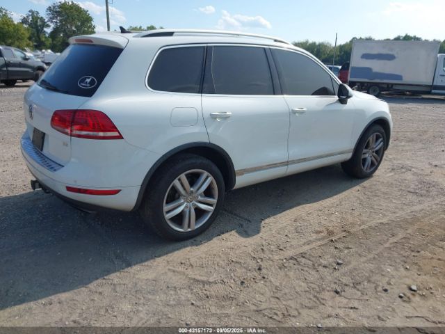 2014 VOLKSWAGEN TOUAREG WVGEF9BP2ED007823 Photo 3