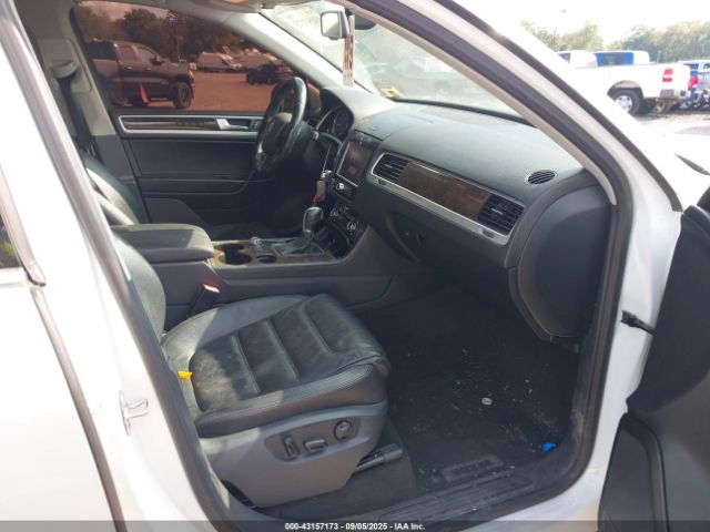 2014 VOLKSWAGEN TOUAREG WVGEF9BP2ED007823 Photo 4