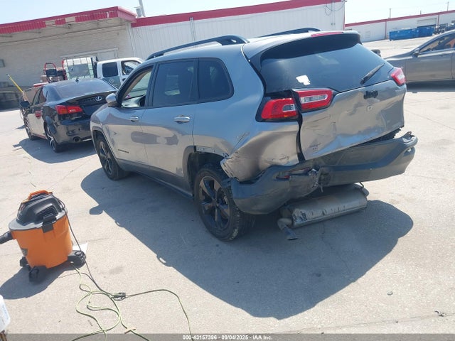 1C4PJLCB3FW723454 Jeep Cherokee