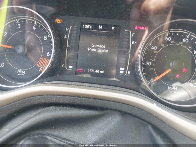 1C4PJLCB3FW723454 Jeep Cherokee