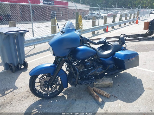 1HD1KYC16JB631521 Harley-Davidson 2018