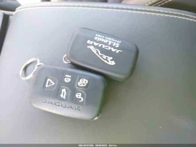 2017 JAGUAR F-TYPE SAJWJ6K8XHMK39820 Photo 10