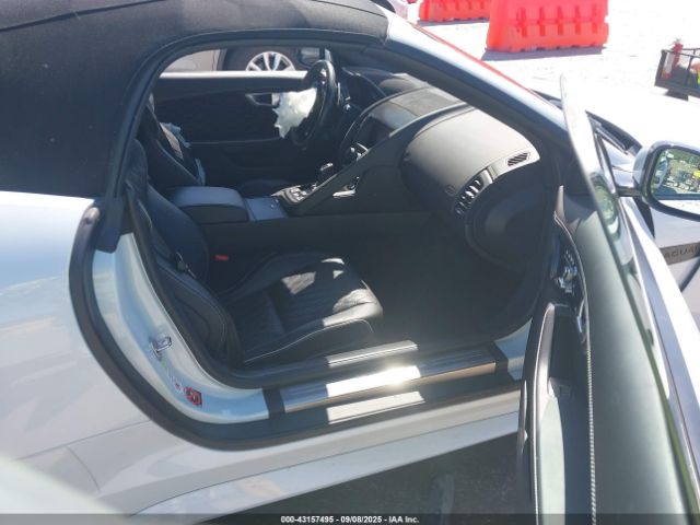 2017 JAGUAR F-TYPE SAJWJ6K8XHMK39820 Photo 4